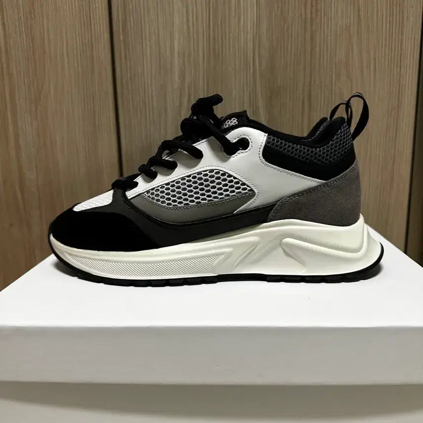 [BUNJANG] Cleens Essential Runner Shoes Size 40 / Cleens 클린즈 에센셜 러너 사이즈 40