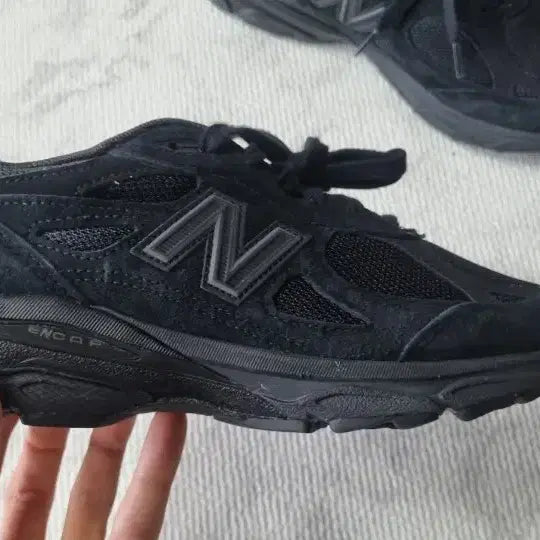 [BUNJANG] New Balance 990v3 Triple Black Sneakers / 뉴발란스 990v3 트리플 블랙 250