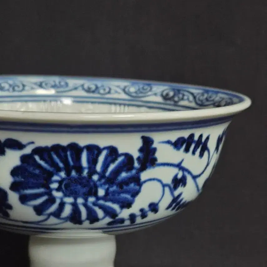 [BUNJANG] White Porcelain Qing Dynasty Cup / 청화 백자 기린 죽절 고족배