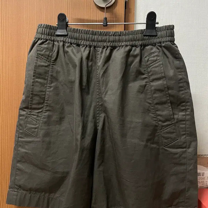 [BUNJANG] Uniqlo U Khaki Shorts S / 유니클로u 카키색 반바지S