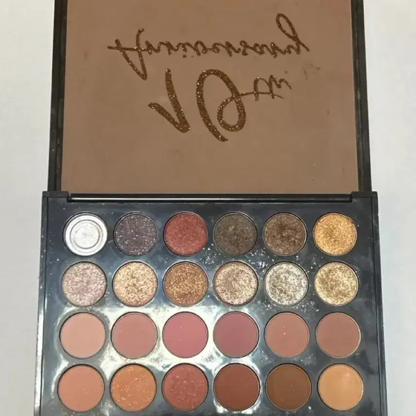 [BUNJANG] Nature Republic Pro Touch Color Master Eyeshadow Palette 10th Anniversary Edition / 네이처리퍼블릭 프로터치 컬러마스터 아이섀도우 팔레트 10주년 X 에디션