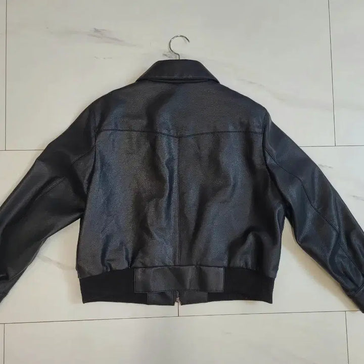 [BUNJANG] SOLEZIA Black Leather Jacket / SOLEZIA 블랙 가죽 자켓