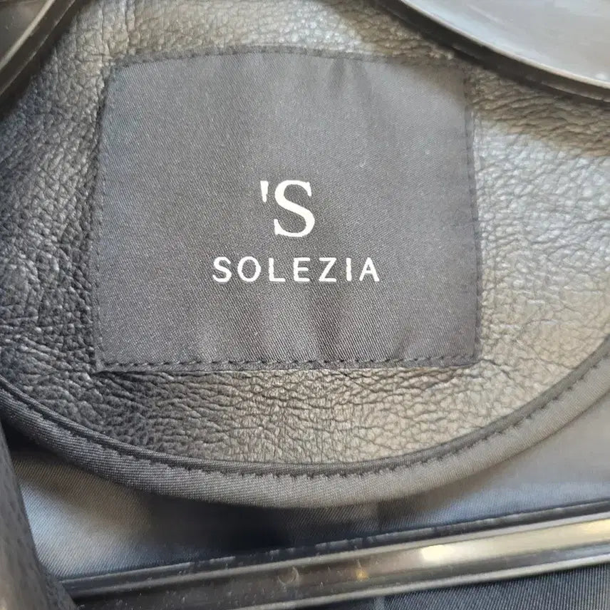 [BUNJANG] SOLEZIA Black Leather Jacket / SOLEZIA 블랙 가죽 자켓