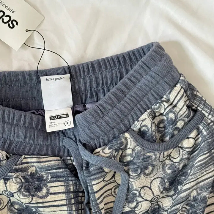 [BUNJANG] Sculptor Flower Pattern Skirt / 스컬프터 플라워 패턴 스커트 새상품