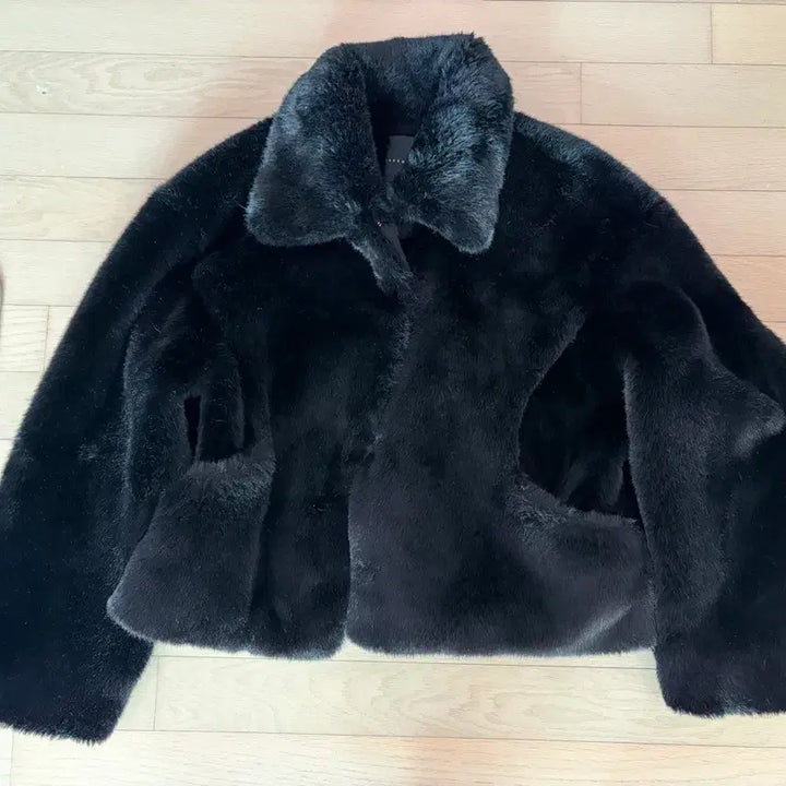 [BUNJANG] Trimming Birds Round Pocket Fur Jacket / 트리밍버드 라운드 포켓 퍼 자켓