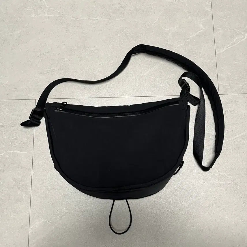 [BUNJANG] Yoo Seonho BD BAG L Black / 유세지 BD BAG L 블랙