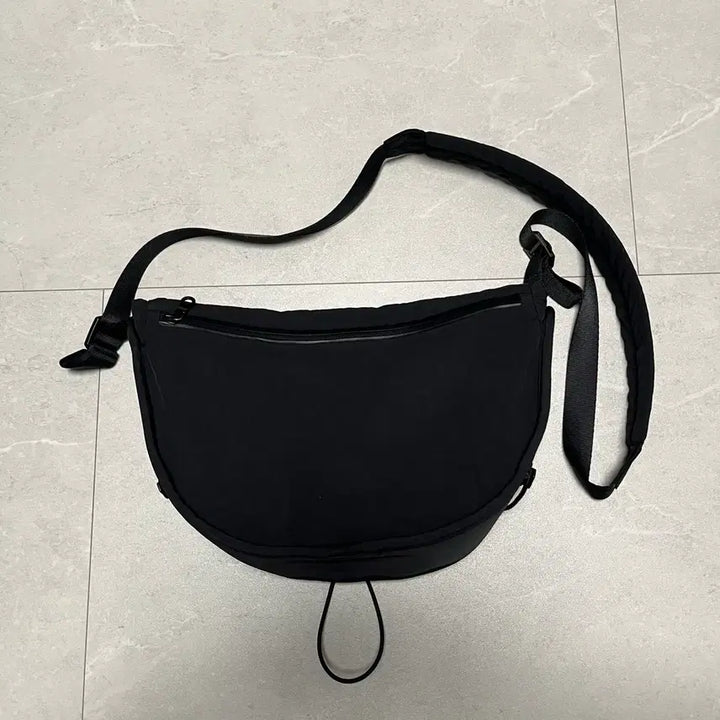 [BUNJANG] Yoo Seonho BD BAG L Black / 유세지 BD BAG L 블랙
