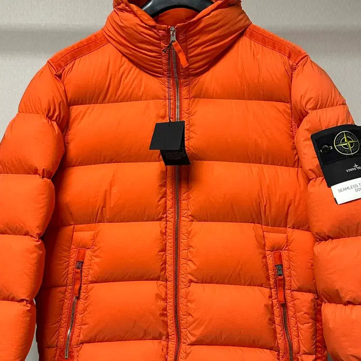 [BUNJANG] Stone Island Seamless Tunnel Padded Jacket 23FW L (105) / 스톤아일랜드 심리스 터널 패딩 23fw L(105) 국내판