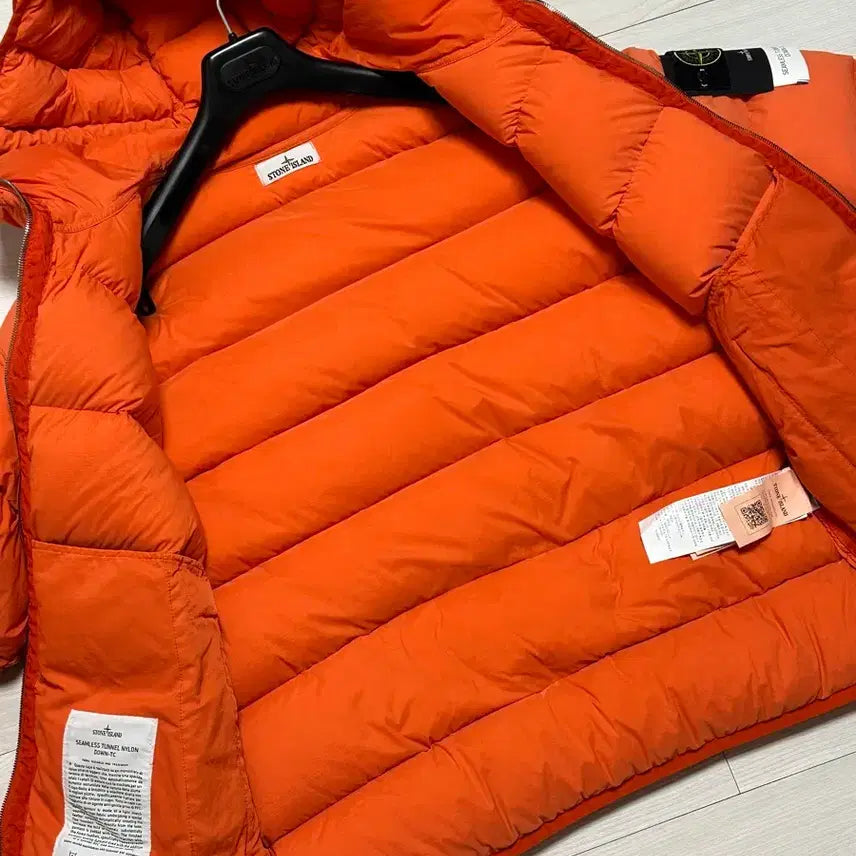 [BUNJANG] Stone Island Seamless Tunnel Padded Jacket 23FW L (105) / 스톤아일랜드 심리스 터널 패딩 23fw L(105) 국내판