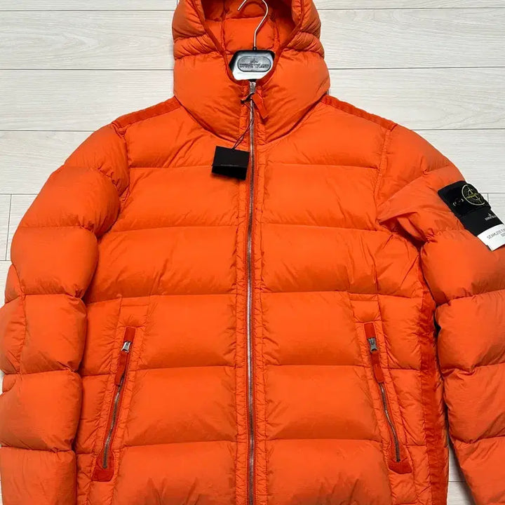 [BUNJANG] Stone Island Seamless Tunnel Padded Jacket 23FW L (105) / 스톤아일랜드 심리스 터널 패딩 23fw L(105) 국내판