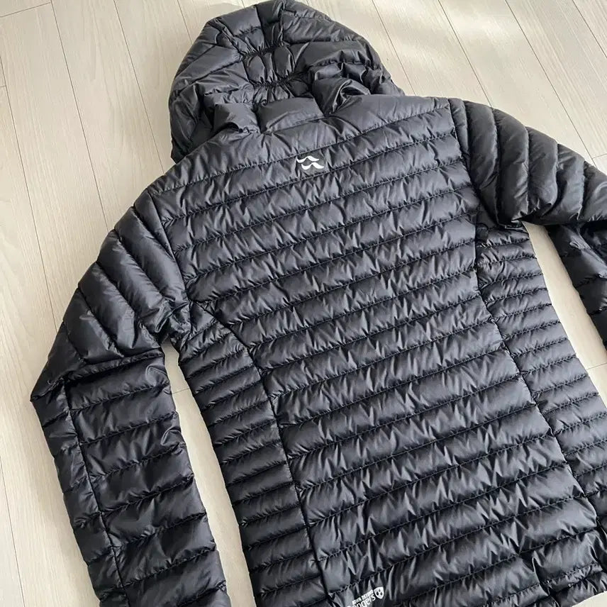 [BUNJANG] Rab Lightweight Padded Jacket Black / 랩(Rab)의 경량패딩 자켓 블랙 색상 입니다. (새제품)