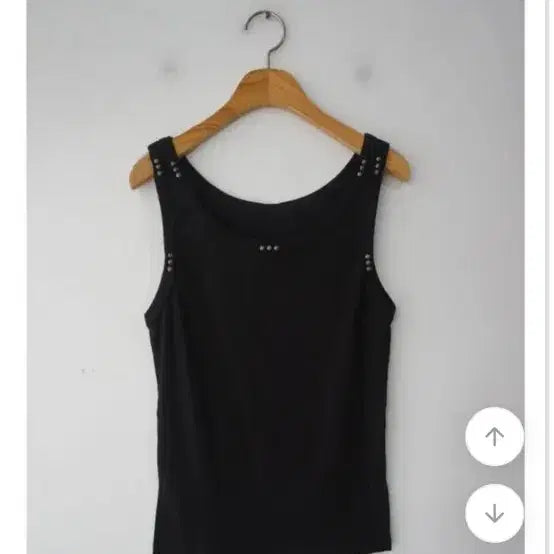 [BUNJANG] Morae House Triple Stud Sleeveless Top Black / 모래하우스 트리플 스터드 나시 슬리브리스 블랙