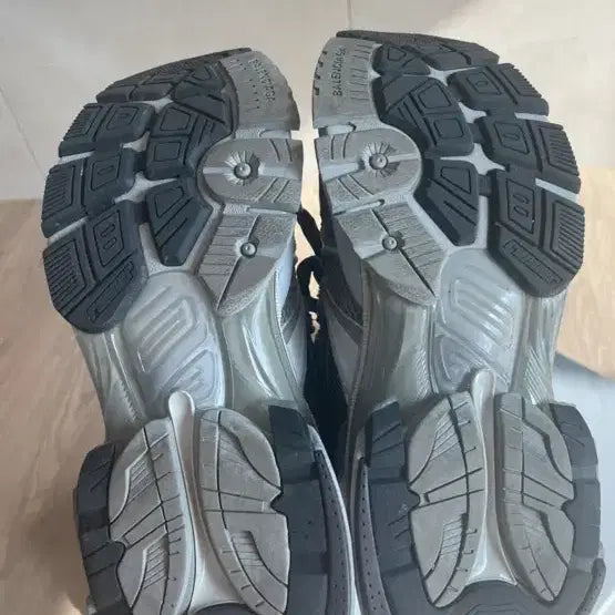 [SOLD OUT] 발렌시아가러너2 38사이즈