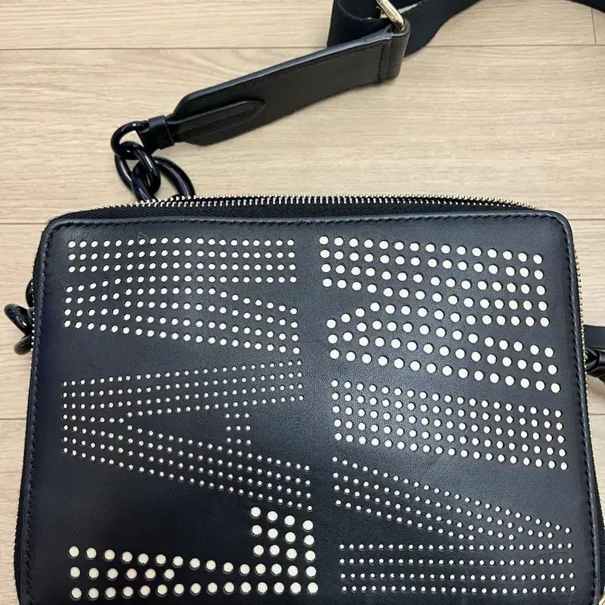 [BUNJANG] Lanvin Stud Logo Mini Crossbody Bag Black / 랑방 스터드 로고 미니 크로스백 블랙