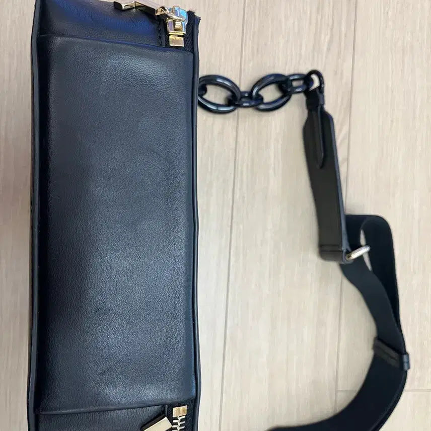 [BUNJANG] Lanvin Stud Logo Mini Crossbody Bag Black / 랑방 스터드 로고 미니 크로스백 블랙