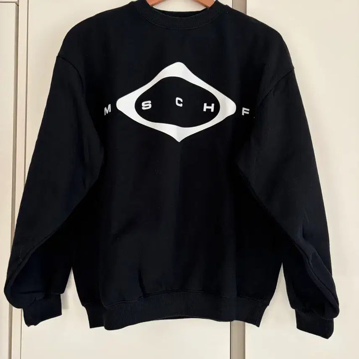 [BUNJANG] Mischief Crewneck Sweatshirt Top OS / 미스치프 크루넥 맨투맨 탑 OS