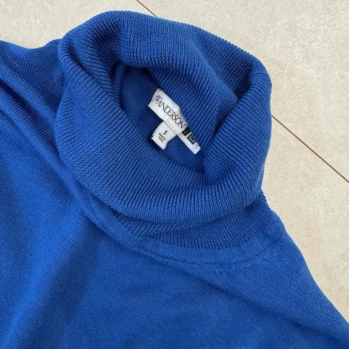 [BUNJANG] Uniqlo JW Anderson Oversized Merino Wool Turtleneck Sweater / 유니클로 JW앤더슨 오버사이즈 메리노울 터틀넥 스웨터 S