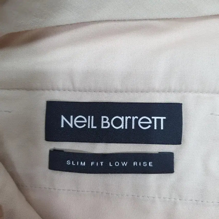 [BUNJANG] Neil Barrett Slim Low-Rise Chino Pants Beige 50 / 닐바렛 면바지 슬림 로우라이즈 치노 팬츠 베이지 50