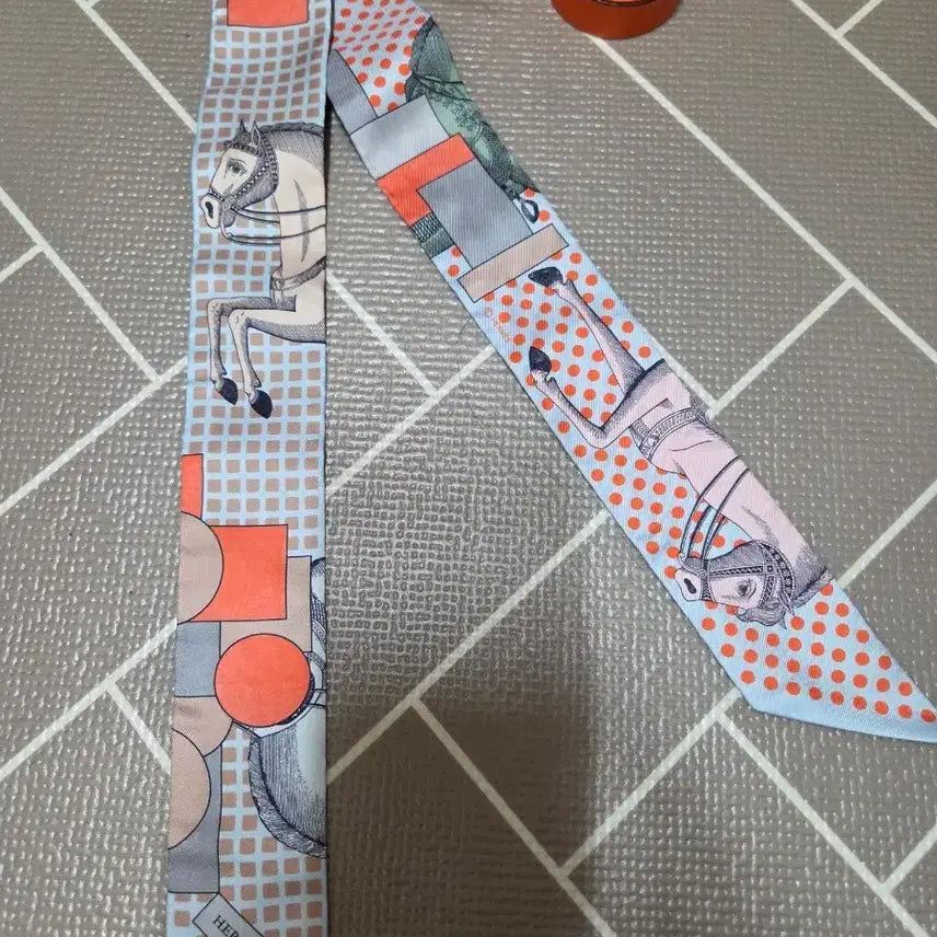 [BUNJANG] Hermès Cavalier Twilly Scarf / 에르메스 까발리에 트윌리 스카프