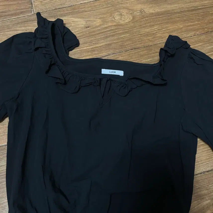 [BUNJANG] Luor Blouse / Luor 블라우스