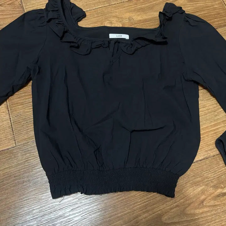 [BUNJANG] Luor Blouse / Luor 블라우스