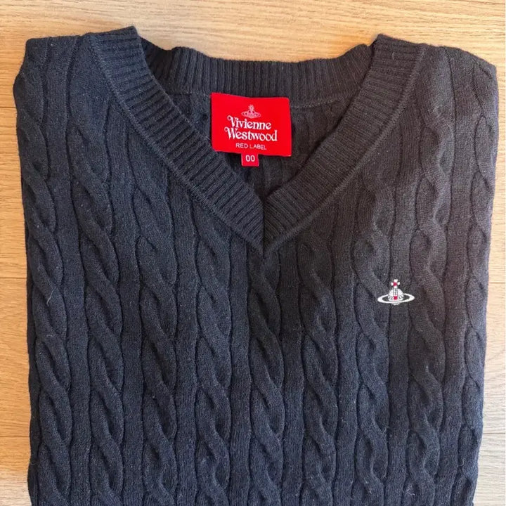 [BUNJANG] Vivienne Westwood V-Neck Knit Sweater (Black/S) / 비비안웨스트우드 브이넥 니트 (블랙/S)