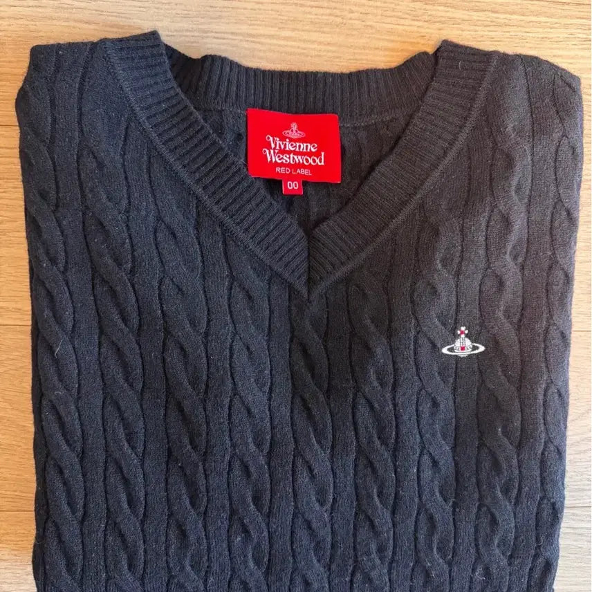 [BUNJANG] Vivienne Westwood V-Neck Knit Sweater (Black/S) / 비비안웨스트우드 브이넥 니트 (블랙/S)