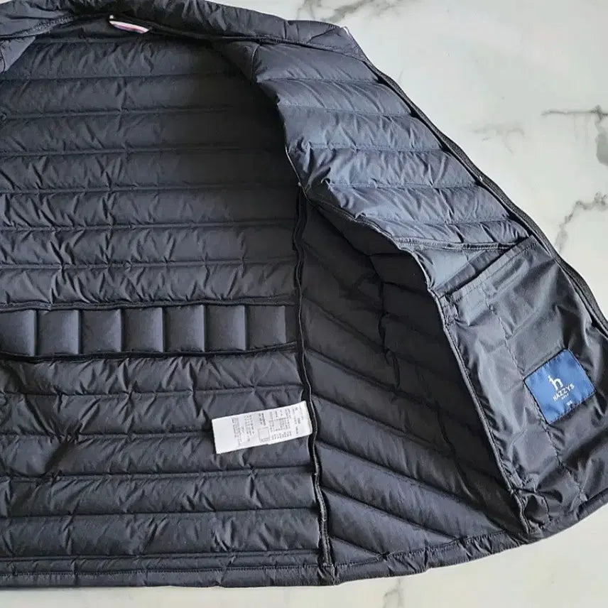 [BUNJANG] Hazzys Lightweight Goose Down Vest / 헤지스골프 경량 패딩 조끼