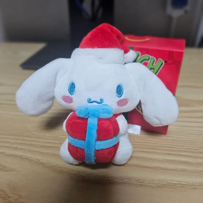 [BUNJANG] Tous Les Jours Cinnamoroll Christmas Keyring / 뚜레주르 시나모롤 크리스마스 키링
