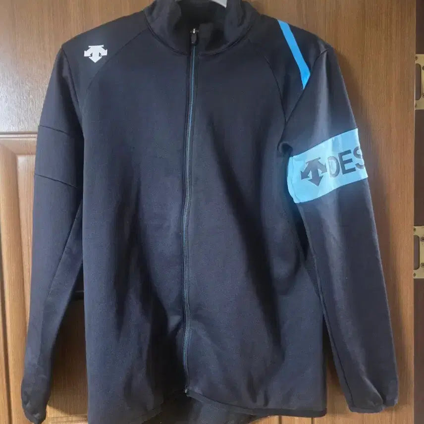 [BUNJANG] Descente Black Track Jacket (M) / 데상트 블랙 트랙 자켓 (M)