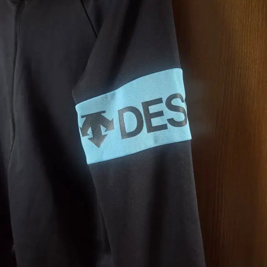 [BUNJANG] Descente Black Track Jacket (M) / 데상트 블랙 트랙 자켓 (M)