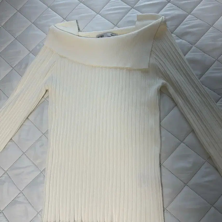 [BUNJANG] Mixxo Asymmetrical Shoulder Pullover Knit Ivory / (새상품)미쏘 언발숄더 풀오버 니트 아이보리