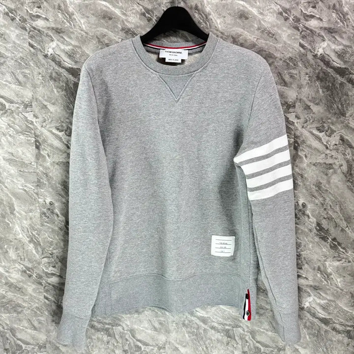 [BUNJANG] Thom Browne Signature Stripe Sweatshirt Grey / [2사이즈]톰브라운 사선완장 맨투맨 그레이