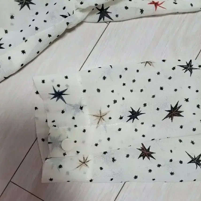 [BUNJANG] List Stella Keyhole Neck Print Blouse / 급처새상품!LIST리스트 생로랑느낌 스텔라키홀넥 프린트블라우스 레니본st