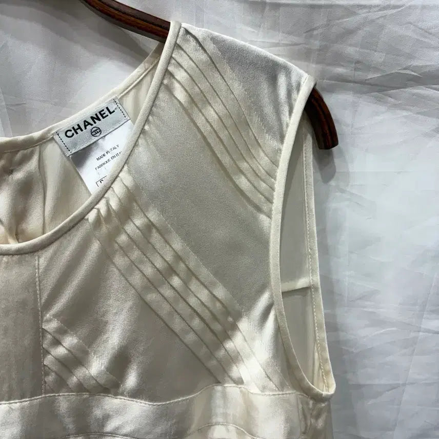[BUNJANG] Chanel Silk Blouse Ivory 36 / 샤넬 실크 블라우스 아이보리36/55사이즈(정품)