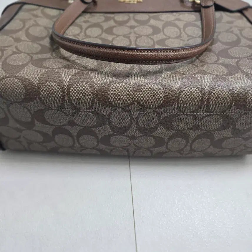 [BUNJANG] 코치 시그니처 브라운 숄더백 / 코치 시그니처 브라운 숄더백