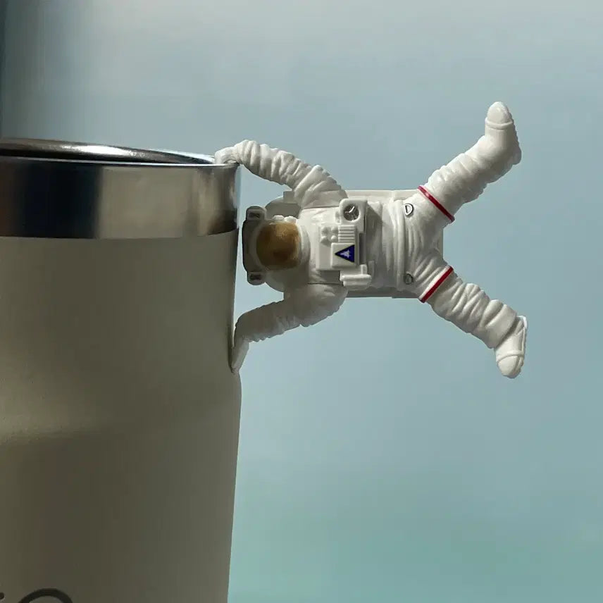 [BUNJANG] Astronaut on Cup Futito Figure / 컵 위의 우주비행사 푸티토 피규어
