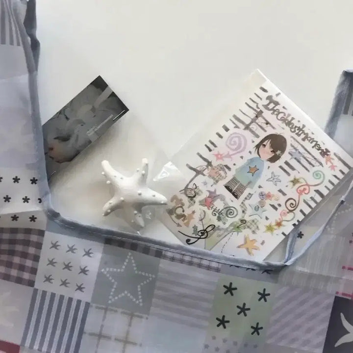 [BUNJANG] The Coldest Moment Smartphone Zipper Bag and Sticker Set / 더콜디 더콜디스트모먼트 부산 팝업 증정품 스마트폰 히퍼+스티커