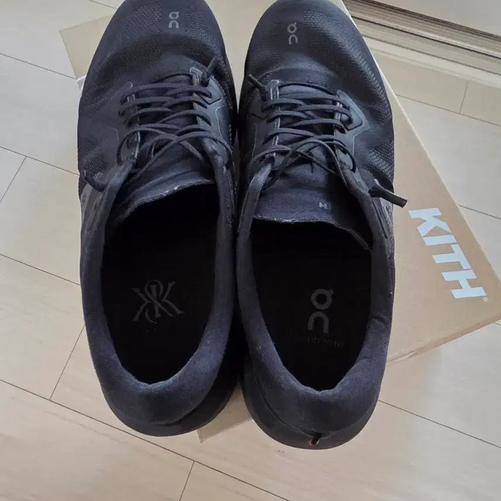 [BUNJANG] On Running x Kith Cloud Zone Black Sneakers / 온 러닝 x 키스 클라우드존 블랙 스니커즈(275)