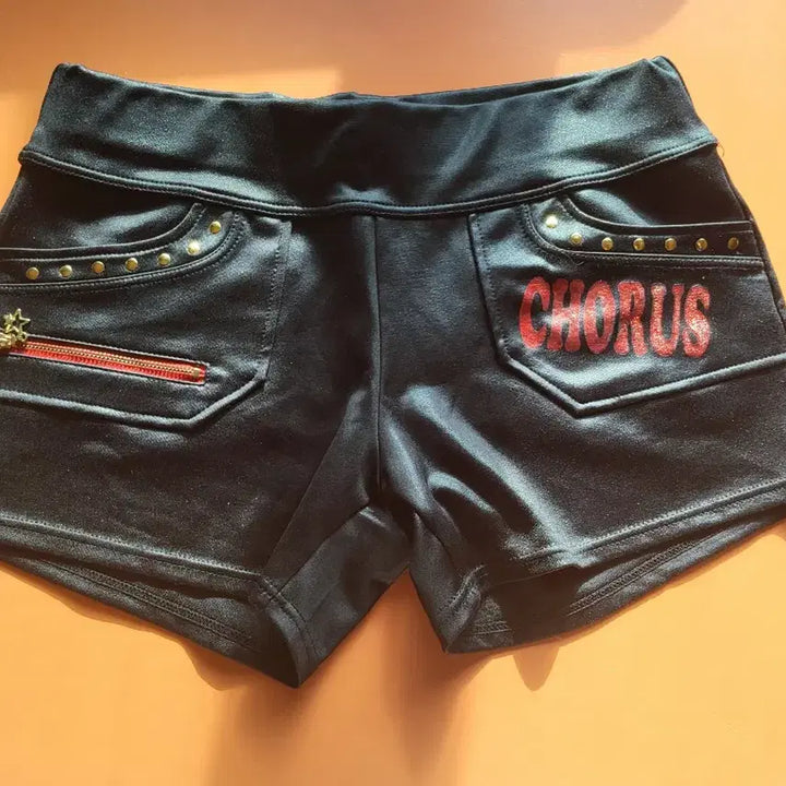 [BUNJANG] Chorus Black Studded Shorts / [ 코러스 블랙 반바지 스터드 장식 ]