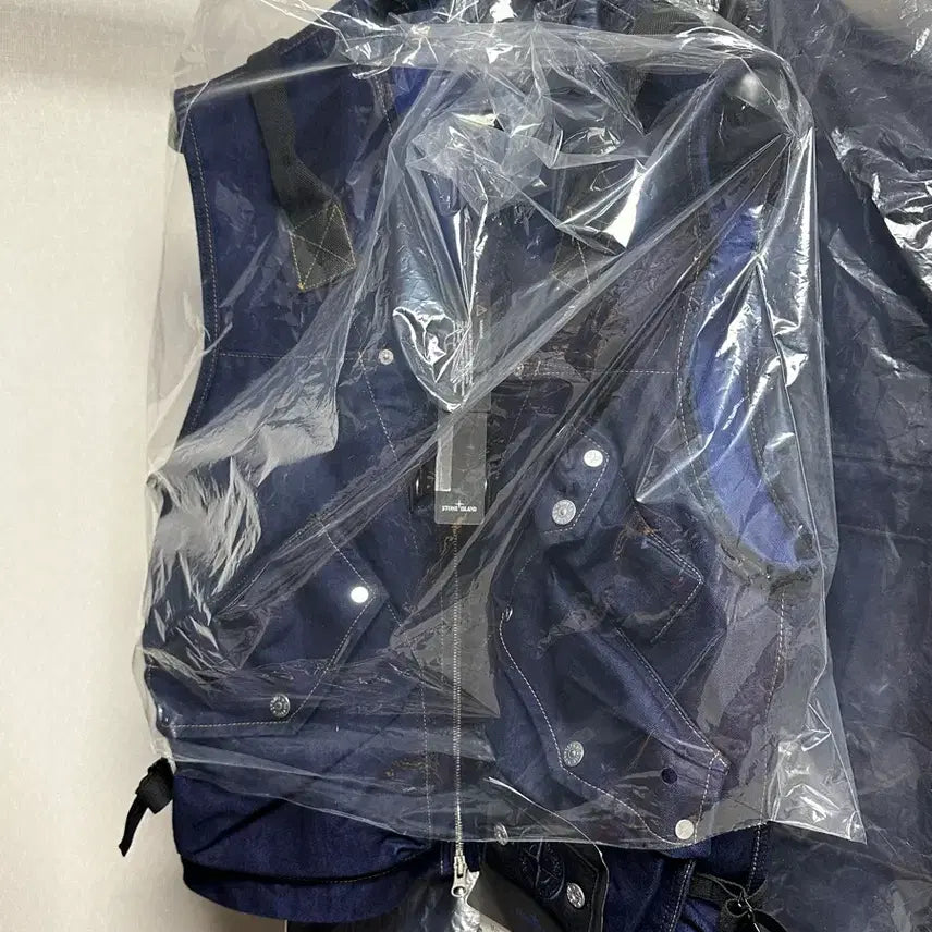 [BUNJANG] Stone Island Denim Research Indigo Vest M / 스톤아일랜드 데님 리서치 인디고 조끼 M(100) 새상품