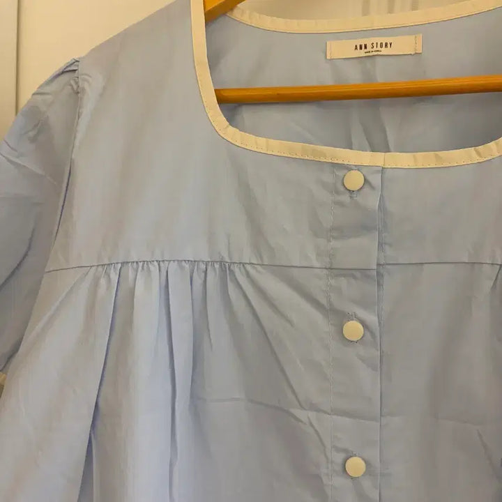 [BUNJANG] Square Neck Blouse / [새상품] 스퀘어넥 블라우스