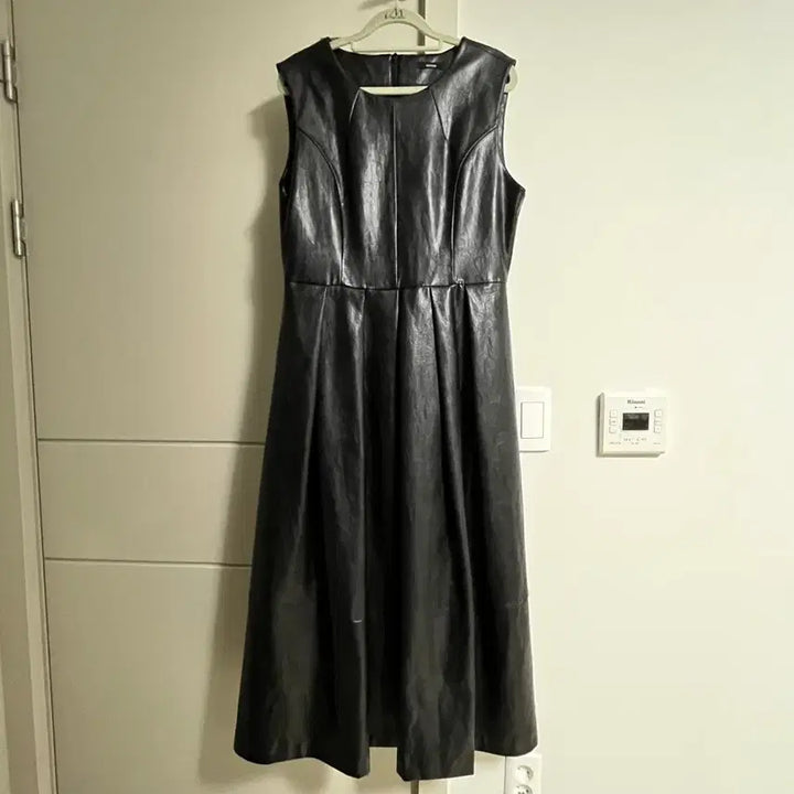 [BUNJANG] Eunoia Leather Line Dress / 유노이아 레더 라인 드레스