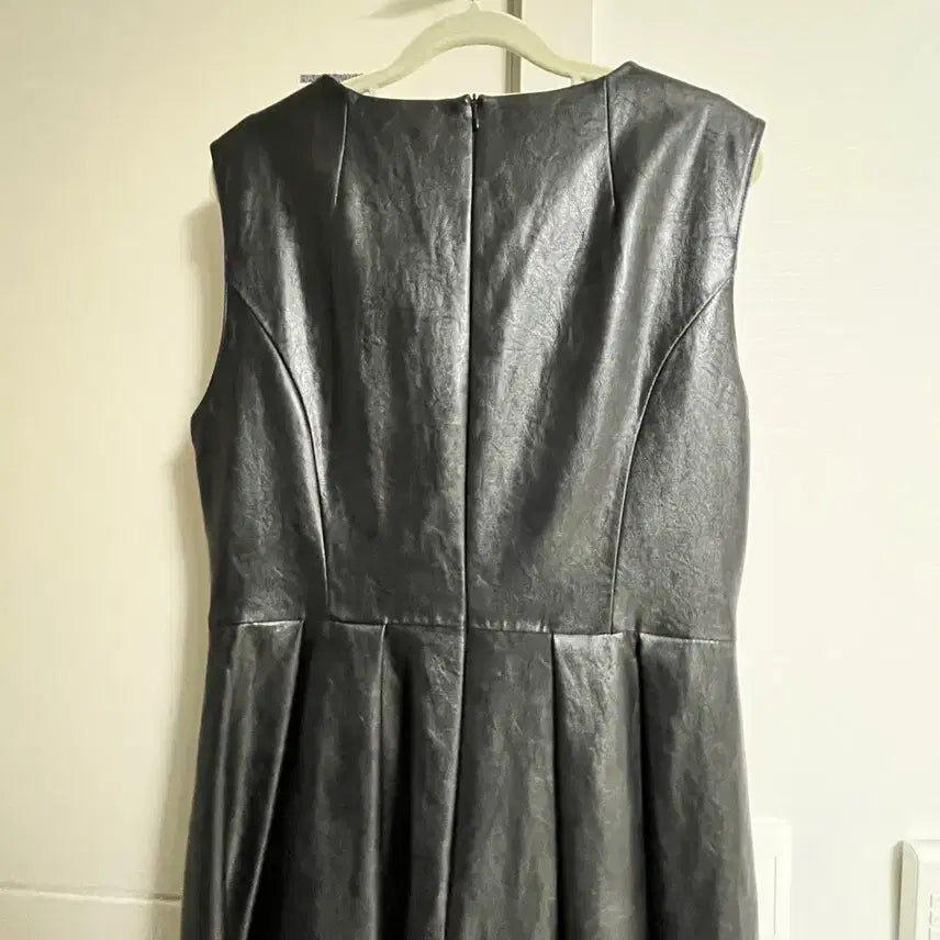 [BUNJANG] Eunoia Leather Line Dress / 유노이아 레더 라인 드레스