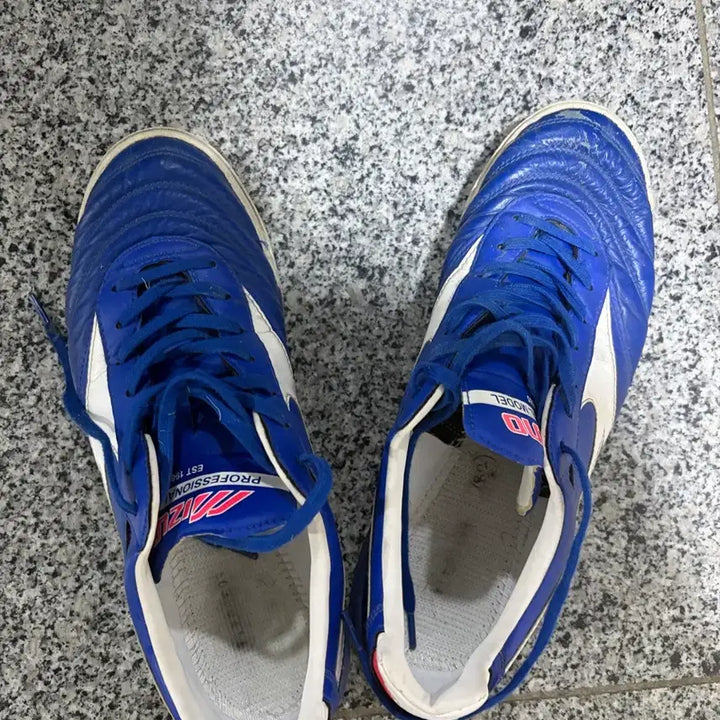 [SOLD OUT] 미즈노 모렐리아 풋살화 팔아요