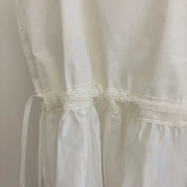 [BUNJANG] Sleeveless Strap Blouse / [새상품] 나시 스트랩 블라우스