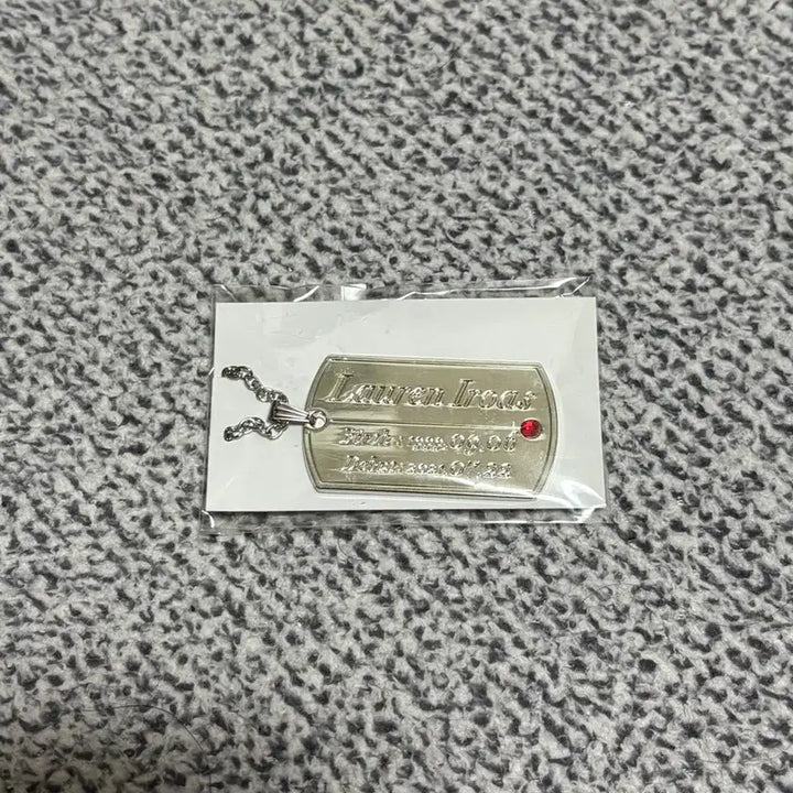 [BUNJANG] LOREN IROAS Dog Tag & Clear Card Bundle Set / 로렌이로아스 굿즈 목걸이 도그태그 클리어카드 일괄