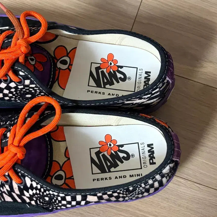 [BUNJANG] Vans Vault x Perks and Mini OG Authentic LX Sneakers / 반스 반스 볼트 x 퍽스 앤 미니 OG 어센틱 LX 265사이즈