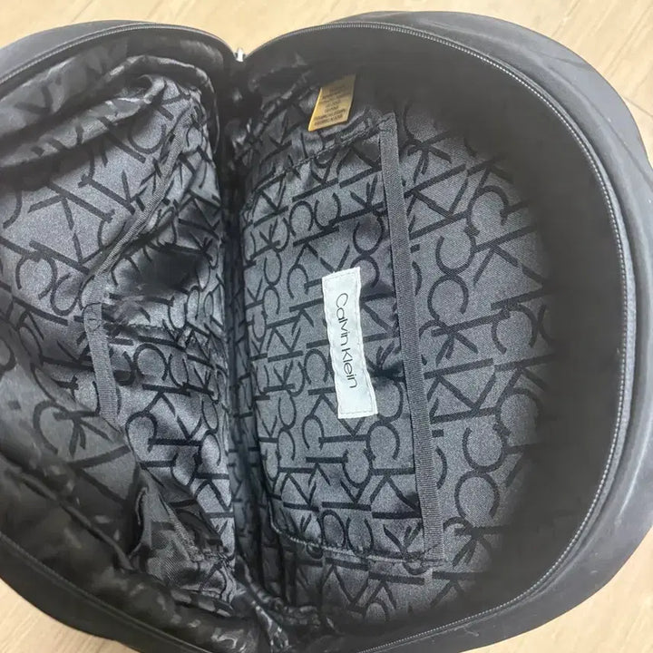 [BUNJANG] Calvin Klein Black Backpack CK Logo / 캘빈클라인 블랙 백팩 CK (급처)