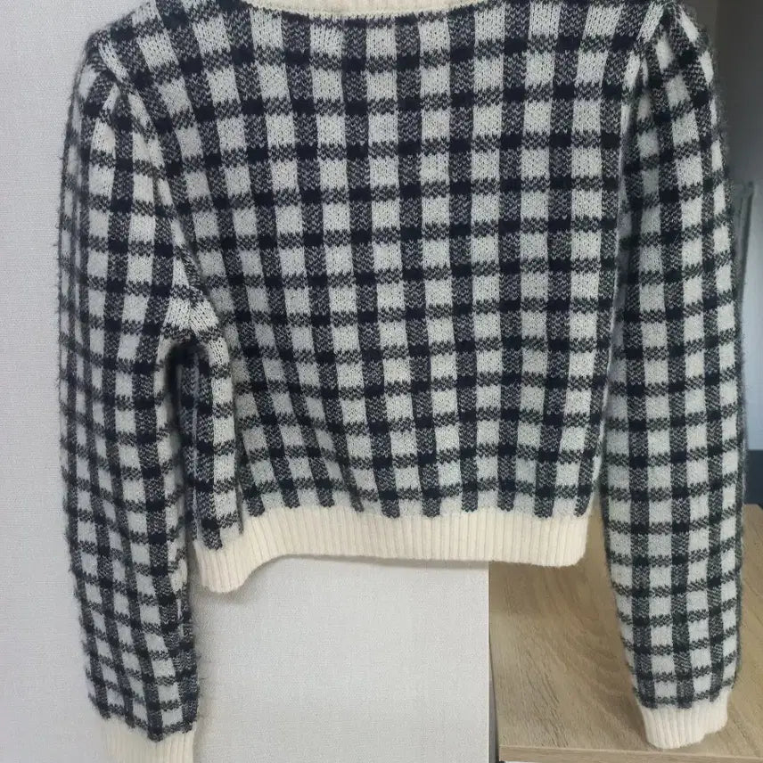 [BUNJANG] Black and White Check Puff Sleeve Cropped Cardigan / 에이블리 크롭 가디건 교신가능